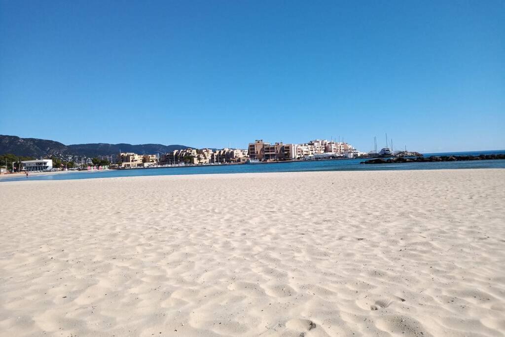 Face Mer Entre Plage Et Marina Bormes-les-Mimosas Luaran gambar
