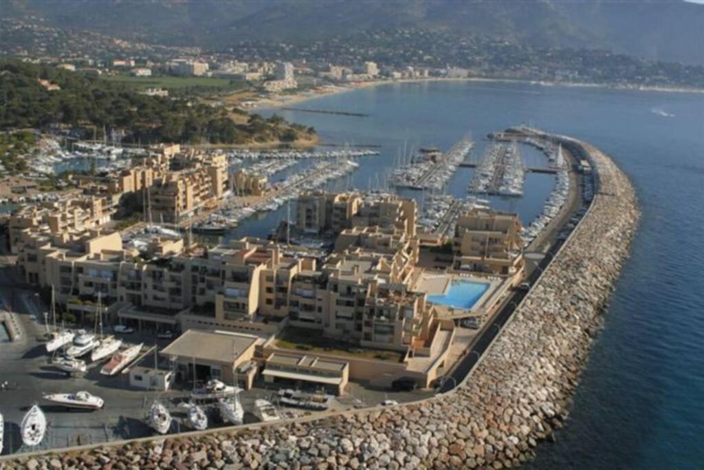 Face Mer Entre Plage Et Marina Bormes-les-Mimosas Luaran gambar